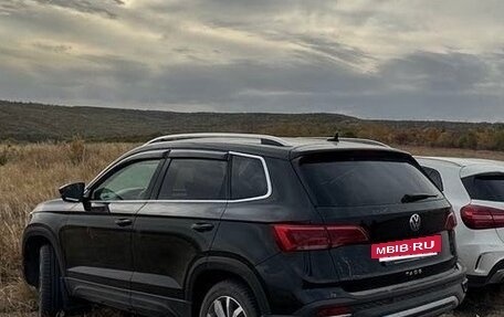 Volkswagen Taos, 2021 год, 2 650 000 рублей, 3 фотография