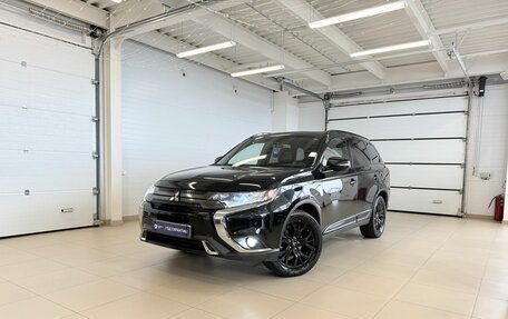 Mitsubishi Outlander III рестайлинг 3, 2018 год, 2 449 900 рублей, 1 фотография