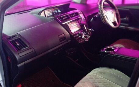 Toyota Prius Alpha I (ZVW40/41), 2017 год, 1 600 000 рублей, 4 фотография