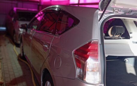 Toyota Prius Alpha I (ZVW40/41), 2017 год, 1 600 000 рублей, 10 фотография