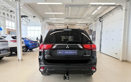 Mitsubishi Outlander III рестайлинг 3, 2018 год, 2 449 900 рублей, 5 фотография