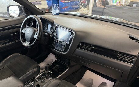 Mitsubishi Outlander III рестайлинг 3, 2018 год, 2 449 900 рублей, 13 фотография