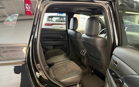 Mitsubishi Outlander III рестайлинг 3, 2018 год, 2 449 900 рублей, 18 фотография