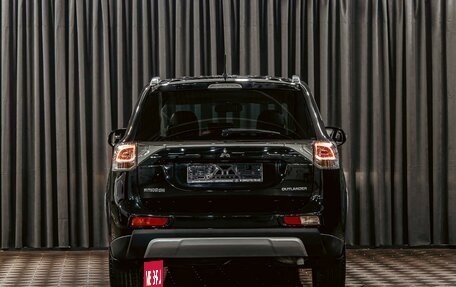 Mitsubishi Outlander III рестайлинг 3, 2014 год, 1 295 000 рублей, 5 фотография