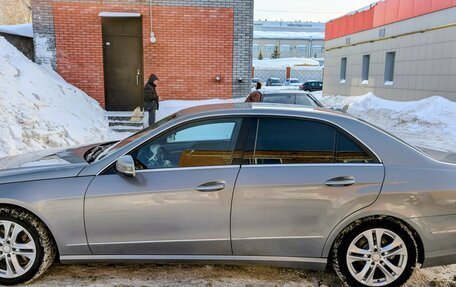 Mercedes-Benz E-Класс, 2010 год, 779 000 рублей, 4 фотография