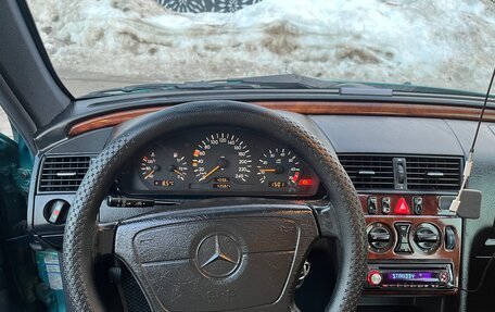 Mercedes-Benz C-Класс, 1998 год, 370 000 рублей, 9 фотография