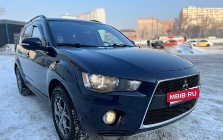 Mitsubishi Outlander III рестайлинг 3, 2011 год, 1 290 000 рублей, 2 фотография