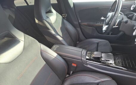 Mercedes-Benz CLA, 2019 год, 3 690 000 рублей, 16 фотография