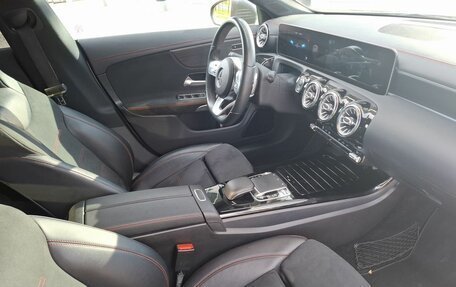 Mercedes-Benz CLA, 2019 год, 3 690 000 рублей, 15 фотография