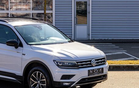 Volkswagen Tiguan II, 2018 год, 2 395 000 рублей, 8 фотография