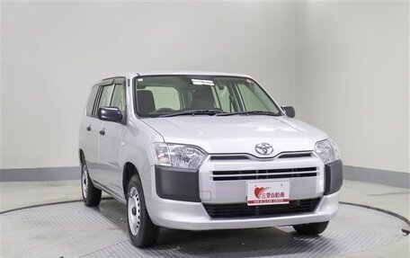 Toyota Succeed I рестайлинг, 2019 год, 1 300 000 рублей, 1 фотография