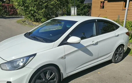 Hyundai Solaris II рестайлинг, 2012 год, 825 000 рублей, 1 фотография