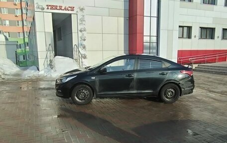 Hyundai Solaris II рестайлинг, 2017 год, 650 000 рублей, 7 фотография