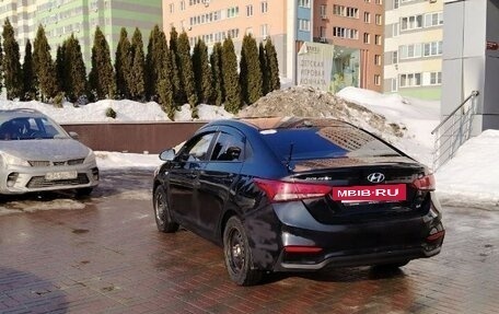 Hyundai Solaris II рестайлинг, 2017 год, 650 000 рублей, 3 фотография
