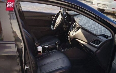 Hyundai Solaris II рестайлинг, 2017 год, 650 000 рублей, 21 фотография