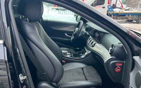 Mercedes-Benz E-Класс, 2019 год, 1 725 000 рублей, 5 фотография