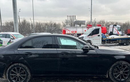 Mercedes-Benz E-Класс, 2019 год, 1 725 000 рублей, 4 фотография