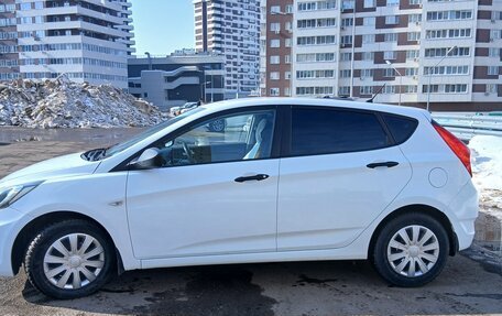 Hyundai Solaris II рестайлинг, 2013 год, 749 000 рублей, 3 фотография