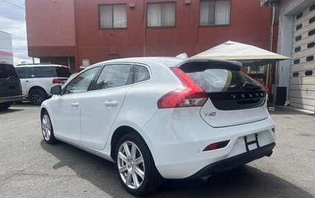 Volvo V40 II рестайлинг, 2018 год, 1 450 000 рублей, 3 фотография