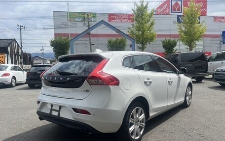 Volvo V40 II рестайлинг, 2018 год, 1 450 000 рублей, 4 фотография