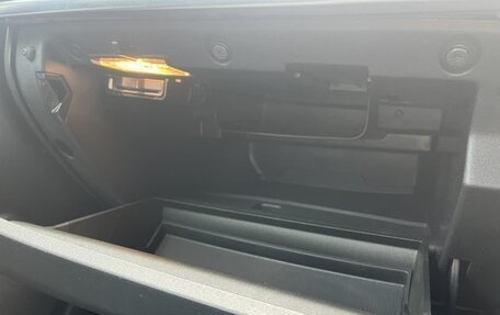 Volvo V40 II рестайлинг, 2018 год, 1 450 000 рублей, 11 фотография