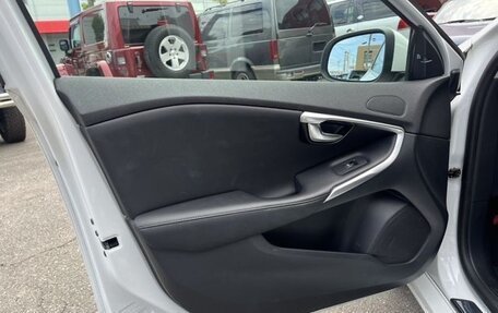 Volvo V40 II рестайлинг, 2018 год, 1 450 000 рублей, 19 фотография