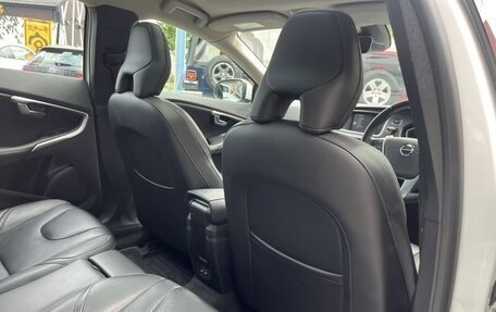 Volvo V40 II рестайлинг, 2018 год, 1 450 000 рублей, 30 фотография