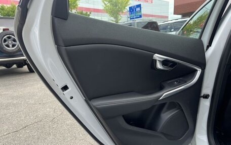 Volvo V40 II рестайлинг, 2018 год, 1 450 000 рублей, 24 фотография