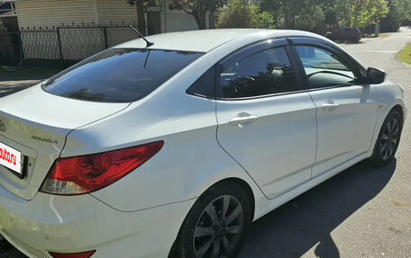 Hyundai Solaris II рестайлинг, 2012 год, 825 000 рублей, 4 фотография