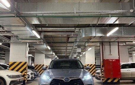 Toyota Highlander, 2021 год, 4 250 000 рублей, 1 фотография