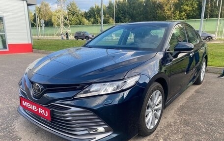 Toyota Camry, 2018 год, 3 100 000 рублей, 1 фотография
