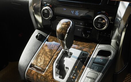 Toyota Alphard III, 2018 год, 3 750 000 рублей, 17 фотография