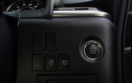 Toyota Alphard III, 2018 год, 3 750 000 рублей, 23 фотография