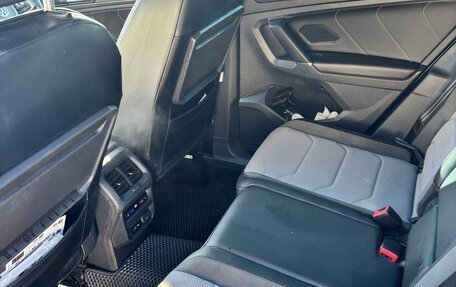 Volkswagen Tiguan II, 2018 год, 2 250 000 рублей, 5 фотография