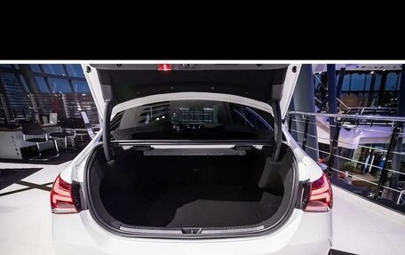 Mercedes-Benz A-Класс, 2019 год, 3 000 000 рублей, 5 фотография