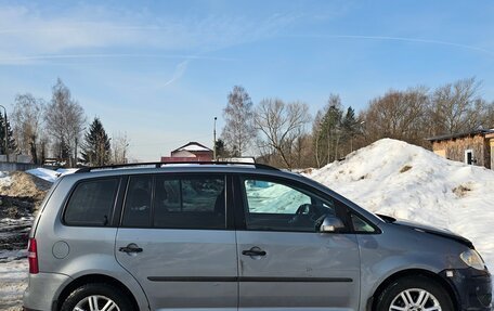 Volkswagen Touran III, 2009 год, 580 000 рублей, 4 фотография