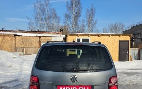 Volkswagen Touran III, 2009 год, 580 000 рублей, 2 фотография