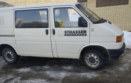 Volkswagen Transporter T4, 1994 год, 400 000 рублей, 2 фотография