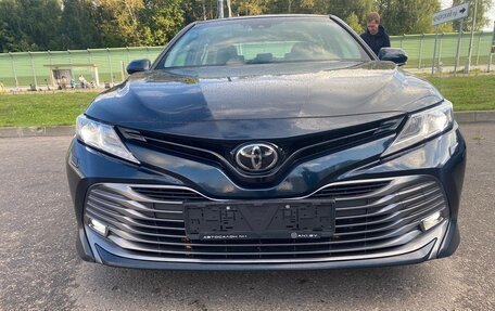 Toyota Camry, 2018 год, 3 100 000 рублей, 2 фотография