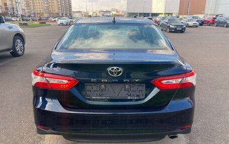 Toyota Camry, 2018 год, 3 100 000 рублей, 5 фотография
