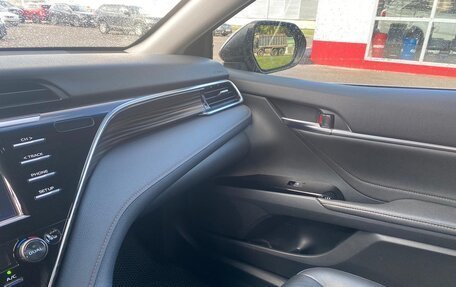 Toyota Camry, 2018 год, 3 100 000 рублей, 24 фотография