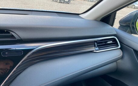 Toyota Camry, 2018 год, 3 100 000 рублей, 26 фотография