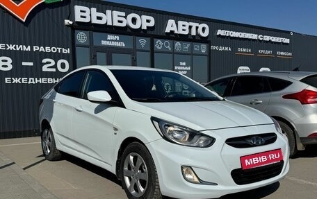 Hyundai Solaris II рестайлинг, 2011 год, 870 000 рублей, 1 фотография