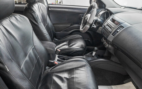 Mitsubishi Outlander III рестайлинг 3, 2010 год, 1 199 000 рублей, 19 фотография