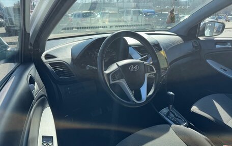 Hyundai Solaris II рестайлинг, 2011 год, 870 000 рублей, 2 фотография