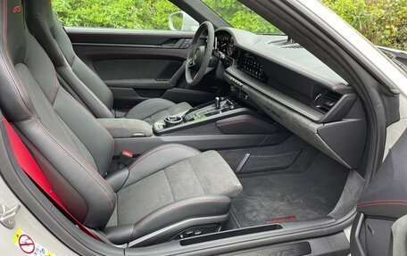 Porsche 911, 2022 год, 16 998 084 рублей, 11 фотография