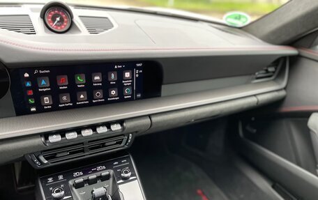 Porsche 911, 2022 год, 16 998 084 рублей, 13 фотография