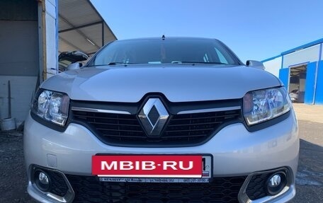 Renault Sandero II рестайлинг, 2015 год, 870 000 рублей, 2 фотография