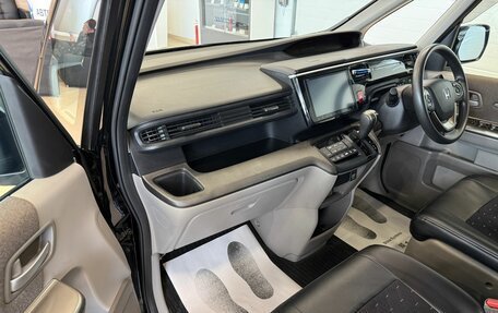 Honda Stepwgn IV, 2015 год, 1 999 000 рублей, 12 фотография