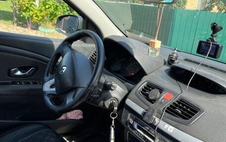 Renault Fluence I, 2010 год, 289 000 рублей, 3 фотография